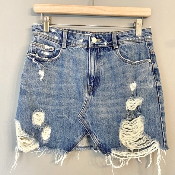 Zara Trafaluc Distressed Denim Mini-Skirt - Picture 1 of 9